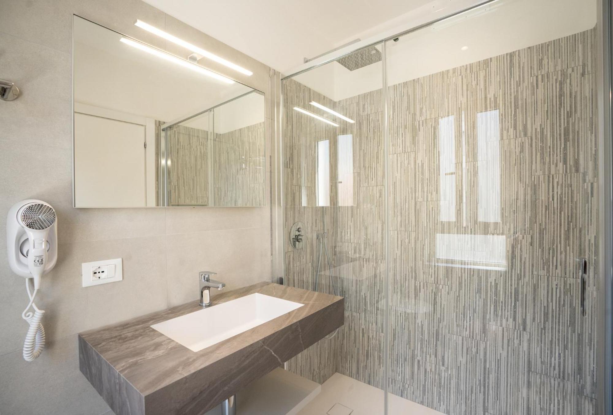 Laurin Hotel 3*